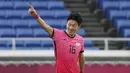 Hwang Ui-jo - Striker Timnas Korea Selatan ini berhasil mencetak hattrick saat menekuk Honduras dengan skor 6-0. Penampilan apiknya di ajang ini membuat negaranya lolos sebagai juara Grup B. (Foto: AP/Kiichiro Sato)