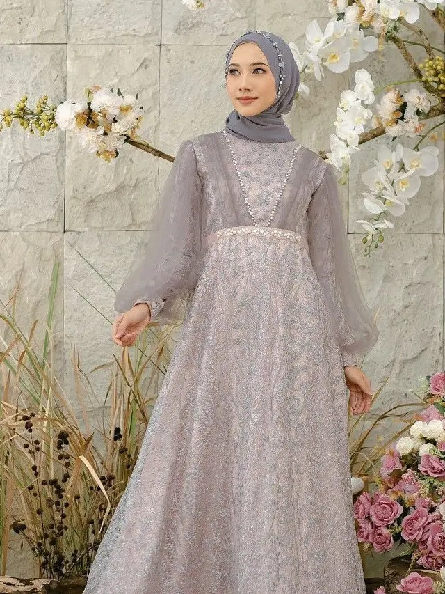 Gamis Brokat Wisuda 2025