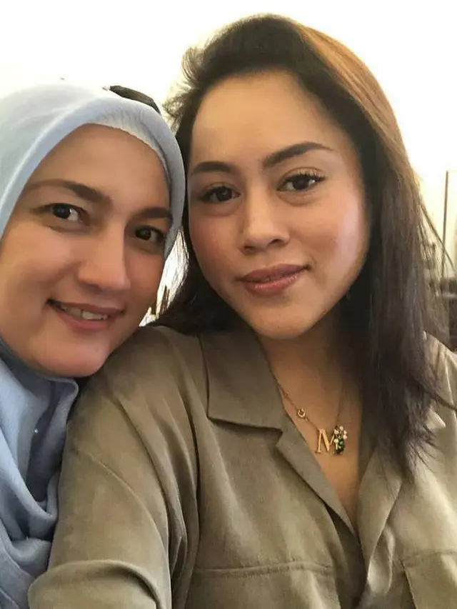 Potret Terbaru Sarah Amalia, Mantan Istri Ariel NOAH yang Kini Berhijab (sumber: instgaram/@aliylatief)