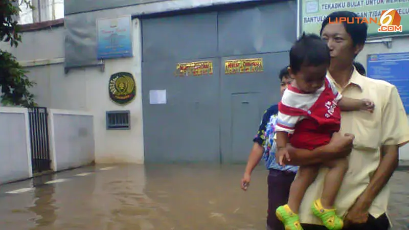 lapas-banjir-131226c.jpg