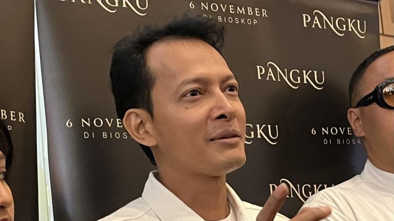 Fedi Nuril Terpukau Kisah 'Pangku' Reza Rahadian: Film yang Menggugah Hati, Tayang November 2025!