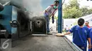 Badan Narkotika Nasional (BNN) memusnahkan 164 kg barang bukti narkotika jenis sabu, Jakarta, Selasa (15/12). Ratusan kilo sabu tersebut merupakan hasil pengungkapan dari 5 kasus berbeda. (Liputan6.com/Yoppy Renato)