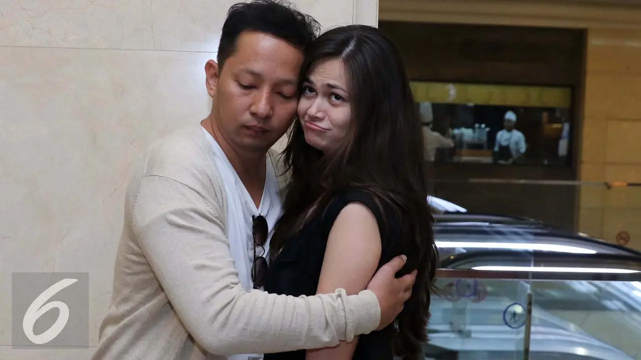Ringgo Agus Rahman dan Sabai Morscheck