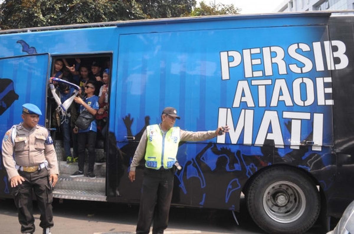 Rombongan Bobotoh tiba di Polda Metro Jaya