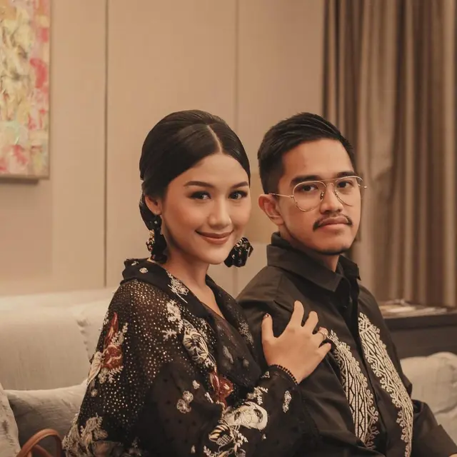 Gaya Anggun Erina Gudono Restui Kaesang Pangarep Maju Jadi Depok 1