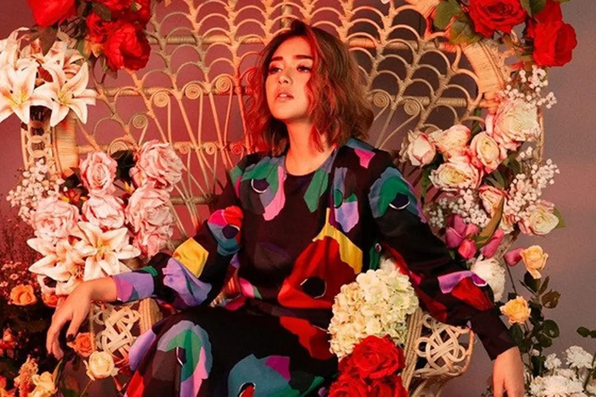 6 Gaya Amanda Manopo saat Pemotretan Berkonsep 'The Lovable', Memesona