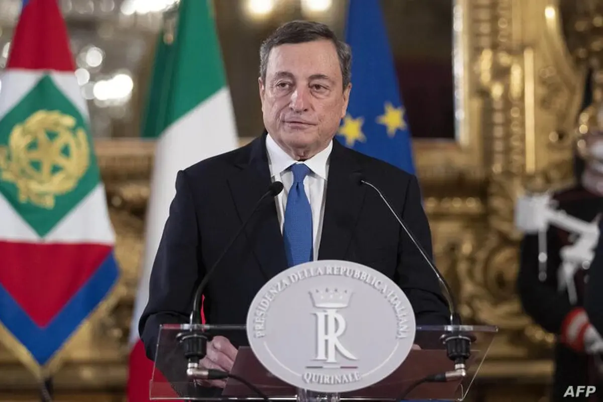 Mantan kepala Bank Sentral Eropa Mario Draghi memberikan konferensi pers setelah pertemuan dengan presiden Italia Sergio Mattarella, di istana Quirinal di Roma, Italia. (AFP)