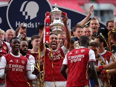 Liverpool dan Chelsea akan bertemu di partai final memperebutkan gelar Piala FA musim 2021/2022. Sejak digelar pada musim 1871/1872, tercatat 9 klub menjadi pengoleksi terbanyak gelar Piala FA (lebih dari 5 kali), termasuk Liverpool dan Chelsea.(AFP/Pool/Adam Davy)