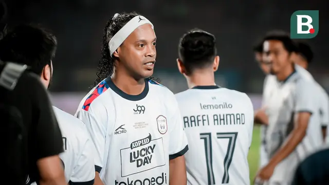 Foto: Diperkuat Ronaldinho, RANS Nusantara FC Tumbang dari Persik Kediri Pada Ajang Trofeo Meet the Star