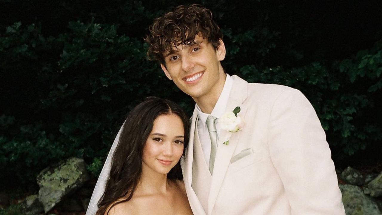 Ungkapan Bahagia Musisi JVKE Bagikan Potretnya Saat Menikahi Georgia