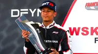 Qarrar Firhand Ukir Sejarah Jadi Pembalap Indonesia Pertama Puncaki Klasemen WSK Euro Series 2026