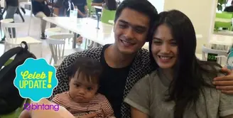 Ricky Harun rela mencuci piring sendiri saat para pembantu pulang kampung di Hari Raya Idul Fitri.