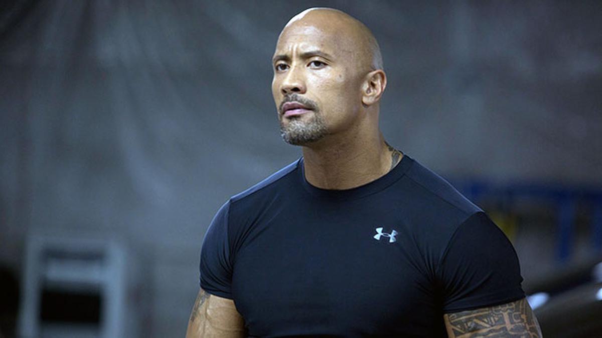 Дуэйн скала Джонсон. Джонсон Дуэйн 2013. Dwayne Johnson Форсаж. Люк Хоббс Дуэйн Джонсон Форсаж.