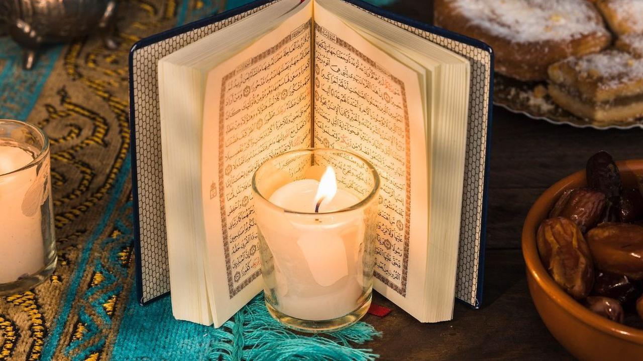 Al-Qur'an dan hadis telah menetapkan hukum dan tata cara fidyah untuk orang yang sudah meninggal.