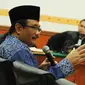 Cawagub DKI Jakarta, Djarot Saiful Hidayat memberikan kesaksian dalam sidang kasus pengadangan kampanyenya dengan terdakwa Naman Sanip di PN Jakarta Barat, Jumat (16/12). JPU menghadirkan 8 dari 13 saksi, termasuk Djarot. (Liputan6.com/Gempur M Surya)