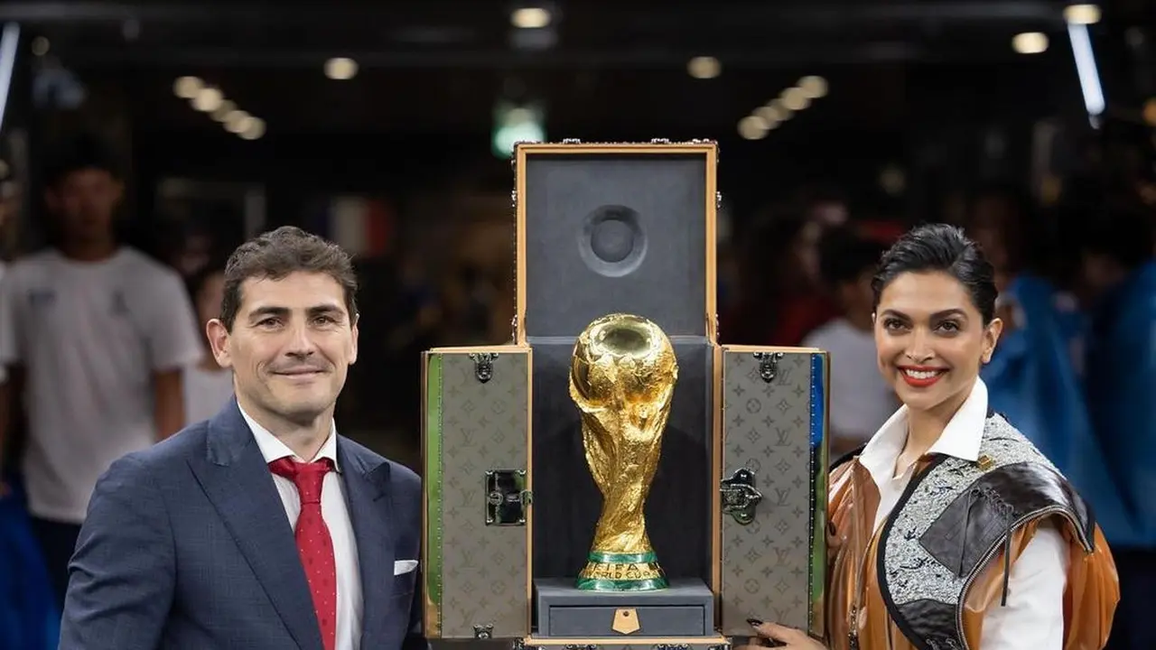 Bawa Trofi Piala Dunia 2022, Penampilan Artis India Deepika Padukone Dikritik