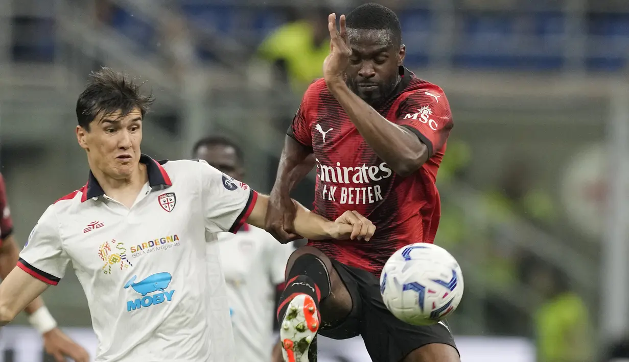 Sementara kekalahan ini membuat Cagliari tertahan di peringkat 15 dengan raihan 33 poin. (AP Photo/Antonio Calanni)