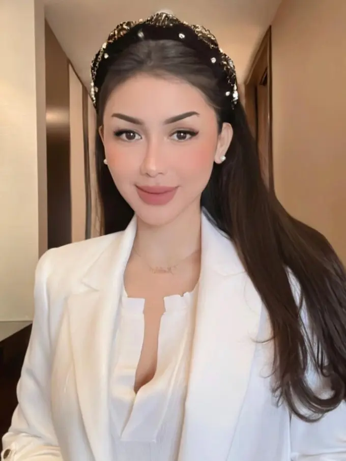 Influencer Rekha Lena Foto Bareng Sejumlah Duta Besar