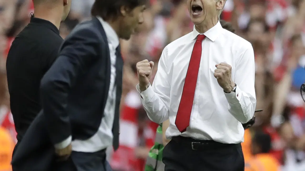 Ekspresi Conte dan Wenger usai Laga Final Piala FA 2016-2017