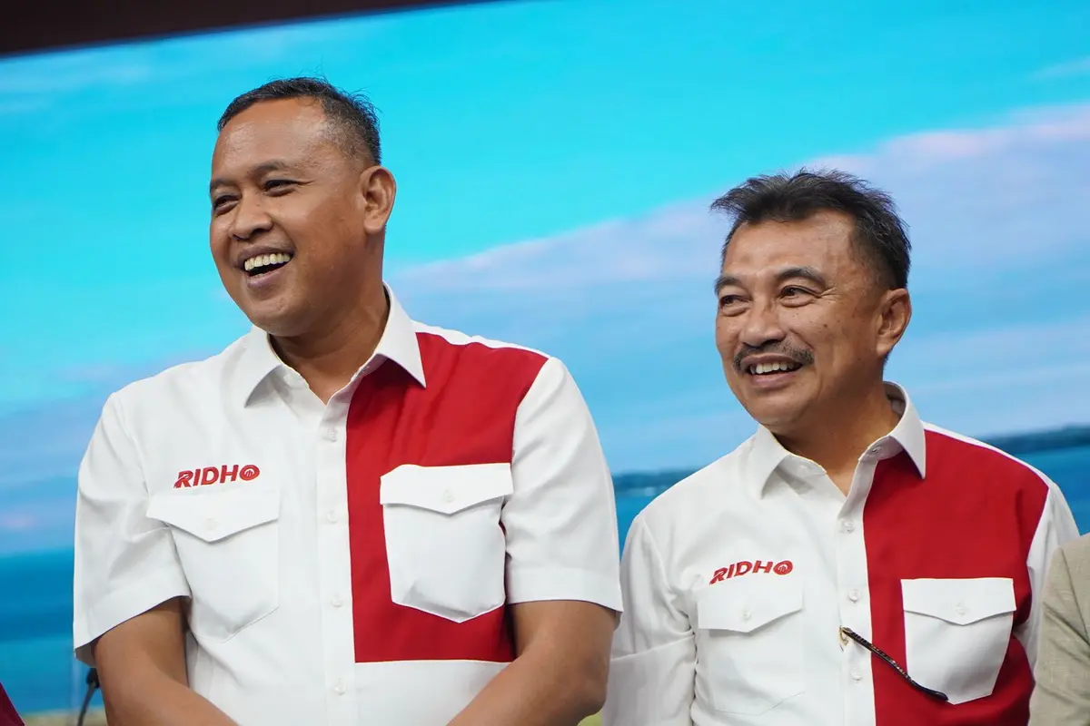 Pasangan calon (paslon) nomor urut 3, Tri Adhianto-Haris Bobihoe, unggul tipis atas pesaing utamanya, paslon nomor urut 1, Heri Koswara-Sholihin unggul tipis versi real count dan quick count. (Istimewa)