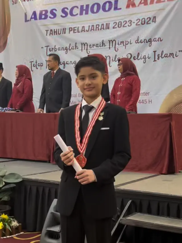 King Faaz Wisuda SD