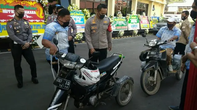 Saat Warga Difabel Cirebon Lulus Ujian SIM D Gratis