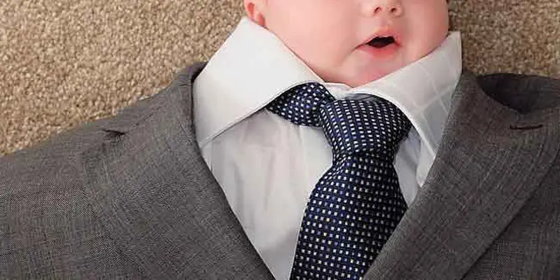 Tren Baru babysuiting Mengambil Foto Bayi Dengan Jas Lengkap