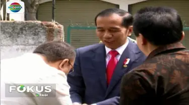 Kedatangan Jokowi disambut langsung oleh istri almarhum Sys ns, Shanty Widhiyanti beserta keluarga.