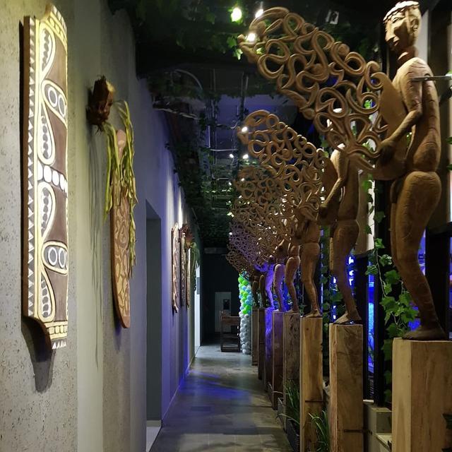 Bertema Papua, Ini 6 Potret Restoran Milik Teuku Rassya