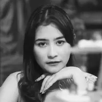 Prilly Latuconsina (Instagram @prillylatuconsina96)