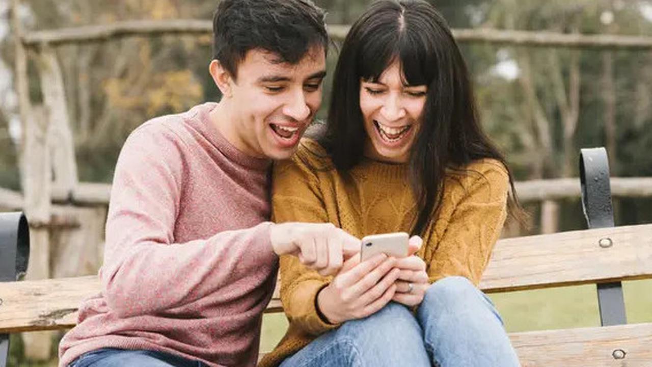 100 Pantun Gombal Buat Pacar Tersayang, Lucu dan Bikin Hubungan Semakin Menarik