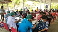Dalam rangka mendukung pemerataan vaksinasi dan menyambut PON XX Papua, cakupan vaksinasi covid-19 capai 54.338 dosis. (dok. Yayasan Tunas Bakti Nusantara).