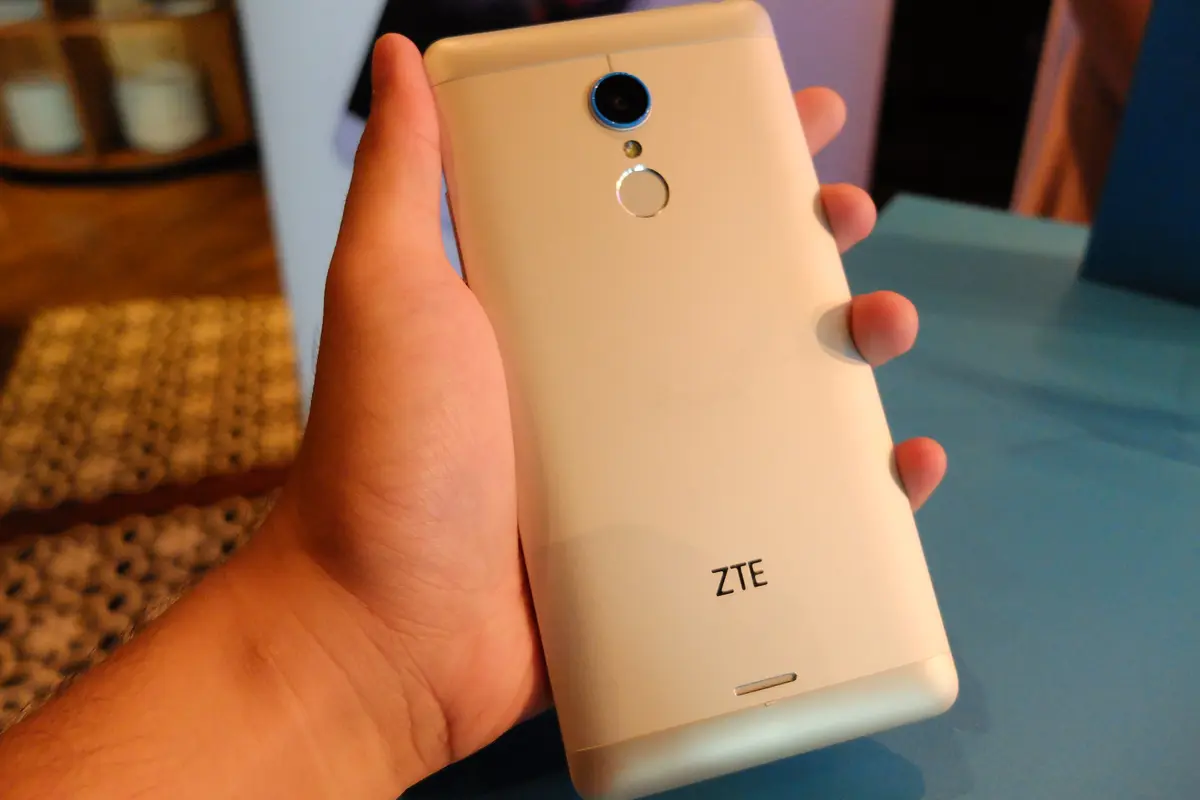 ZTE Blade A711