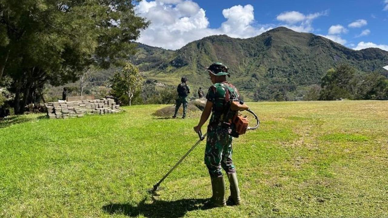 Prajurit TNI Bersihkan Gereja di Lanny Jaya, Perkuat Hubungan dengan Masyarakat Papua