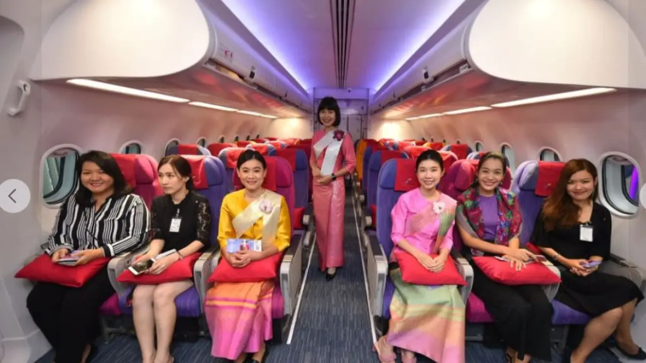 Maskapai Thailand Tawarkan Program Jadi Pramugari Sehari