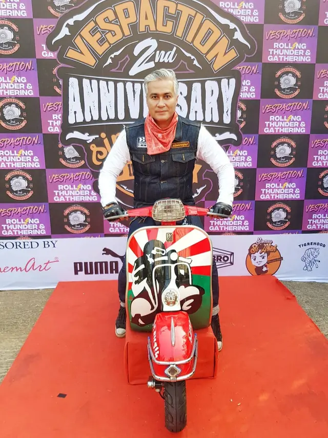 Potret Terbaru Adjie Pangestu, Makin Macho di Usia 50 Tahun