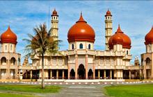 Megahnya Masjid Baitul Makmur, Landmark Kota Meulaboh yang Bernuansa Timur Tengah