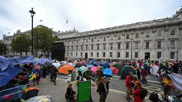 Aktivis Iklim Bangun Kemah di Jalanan London