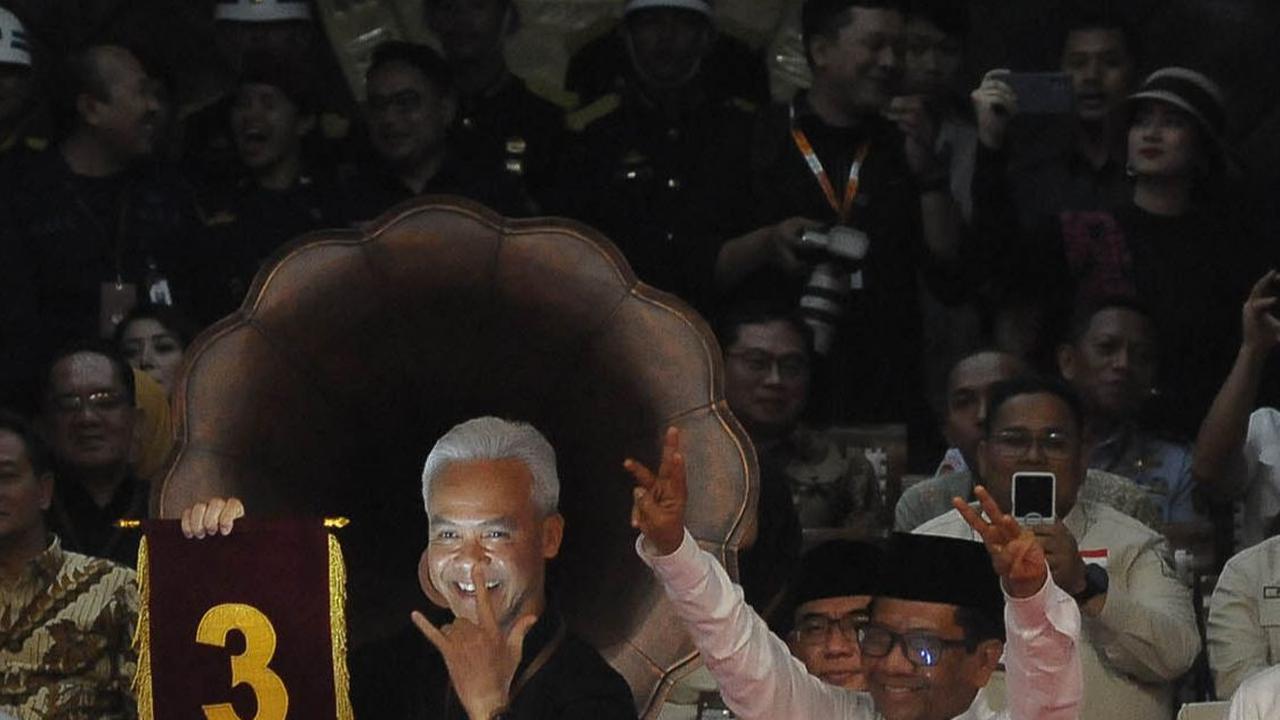 Sedangkan pasangan capres-cawapres Ganjar Pranowo-Mahfud Md mendapatkan nomor urut 3.<br>