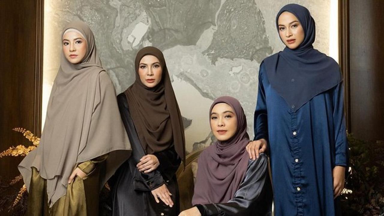 7 Gaya Pemotretan Natasha Rizky dengan Geng Artisnya, Banjir Pujian