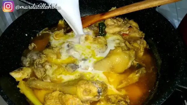 Tanpa Presto, Ini Cara Bikin Opor Ayam Kampung Agar Lebih Lembut