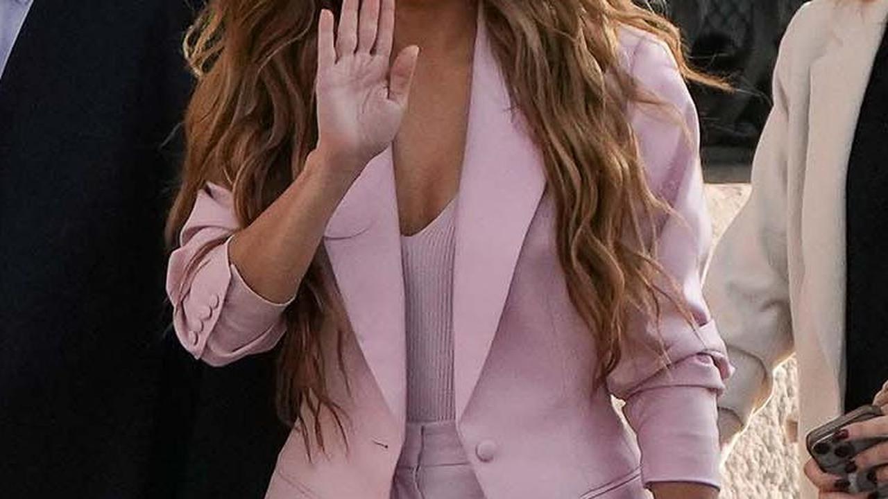 Pada persidangan tersebut Shakira menjalin kesepakatan dengan jaksa agar terhindar dari hukuman penjara.