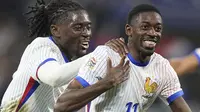 Ousmane Dembele menjadi aktor utama kemenangan Prancis atas Belgia pada laga UEFA Nations League. Winger PSG itu berandil memberi assist untuk gol pembuka Randal Kolo Muani dan menyumbang gol kedua Les Bleus. (AP Photo/Laurent Cipriani)