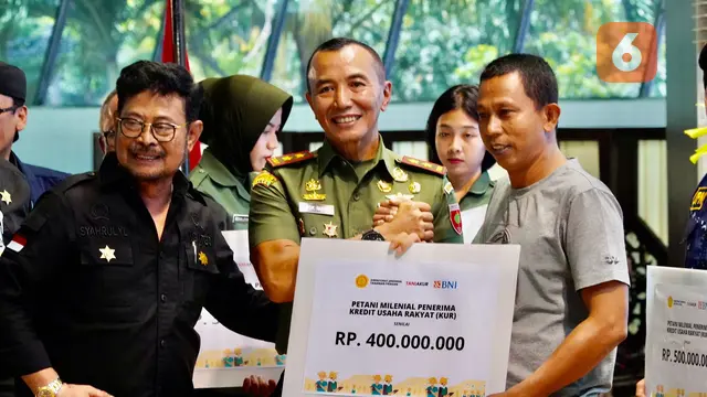 Mentan Syahrul Yasin Limpo dan Pangdam XIV Hasanuddin Mayjen TNI Totok Imam Santoso (Liputan6.com/Fauzan)