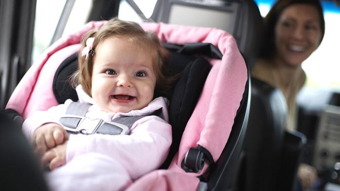 Sebuah penelitian dari Asosiasi Otomotif Amerika menunjukkan bahwa 75 persen pemasangan child safety seat tidak tepat (Foto: Vroomgirls)