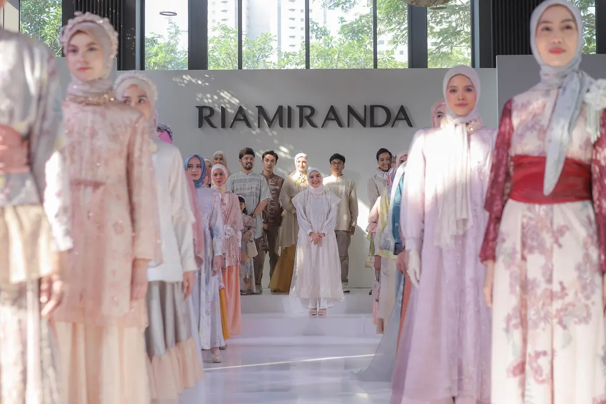 Eksplorasi Budaya Minang dalam Koleksi Raya Ria Miranda ‘Sangsata’