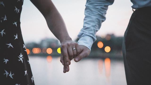 Ilustrasi bertunangan