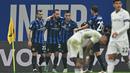Pada menit ke-43, Inter Milan berhasil mencetak gol penyeimbang lewat aksi Hakan Calhanoglu. (Gabriel BOUYS/AFP)