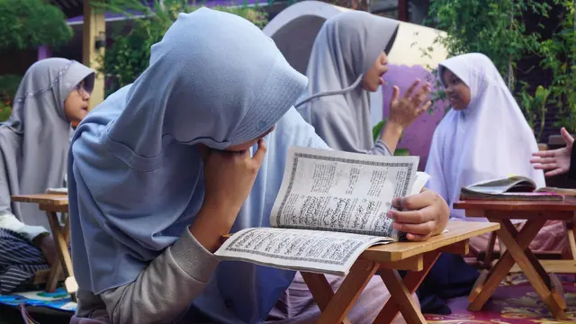 Terinspirasi dari Putrinya, Pria di Temanggung Dirikan Pesantren untuk Santri Tuli. Foto dok pribadi.
