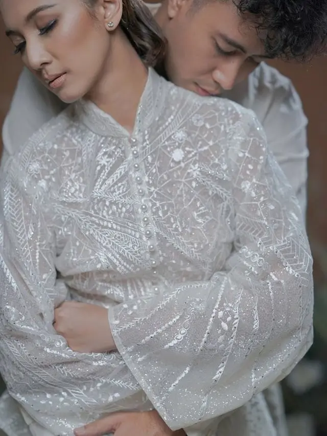 Pakai Kimono, Ini 6 Potret Terbaru Prewedding Vidi Aldiano dan Sheila Dara